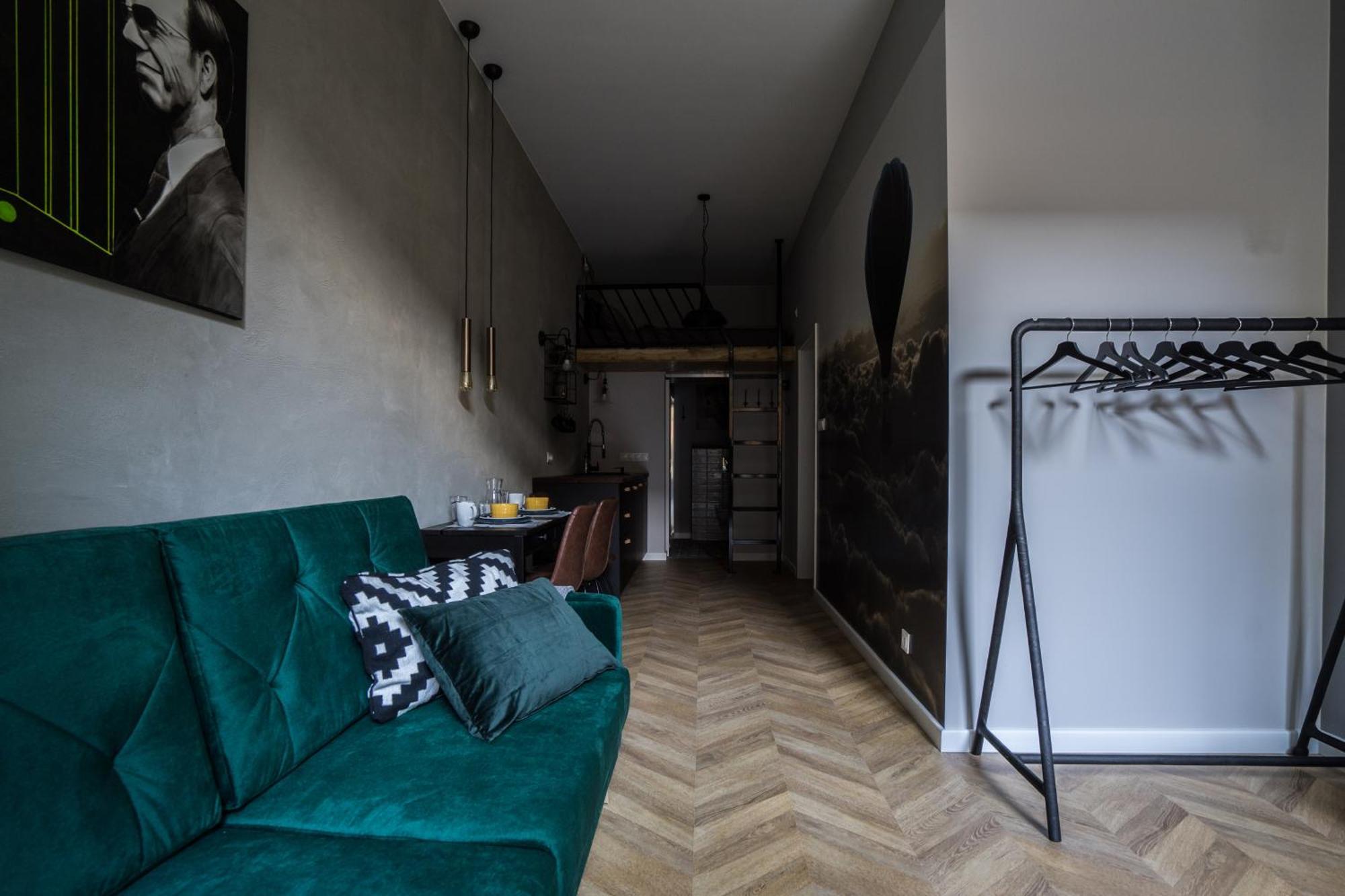 Butas Close-golden In - Stylish And Cozy Studio - Zabkowska *